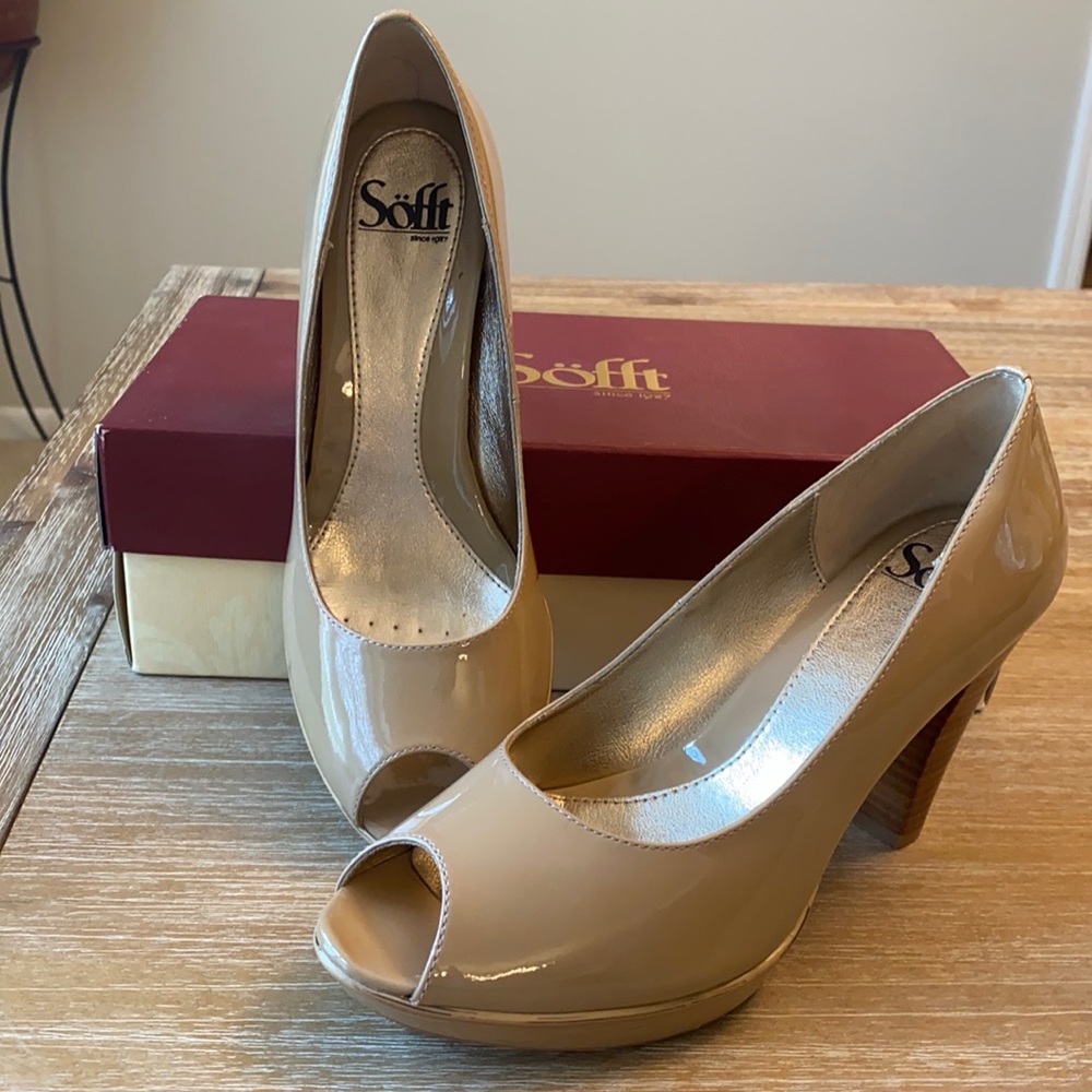 Sofft Peep Toe Pumps